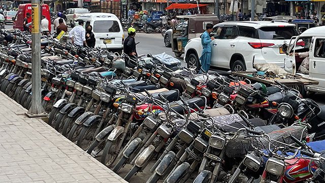 Karachi ban double parking