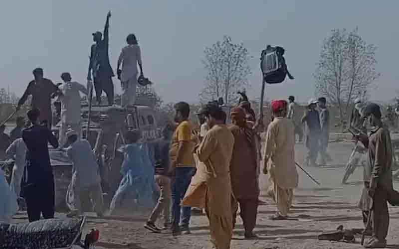 Karachi canal project protest